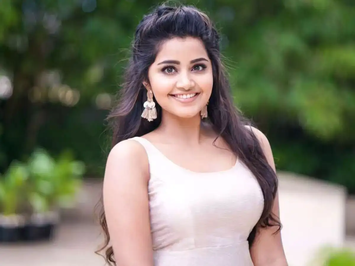 Anupama Parameswaran Facebook,हैक हो गया ऐक्ट्रेस अनुपमा परमेश्वरन का  फेसबुक अकाउंट, तस्वीरों से की छेड़छाड़ - south actress anupama parameswaran  facebook account hacked shared morphed ...