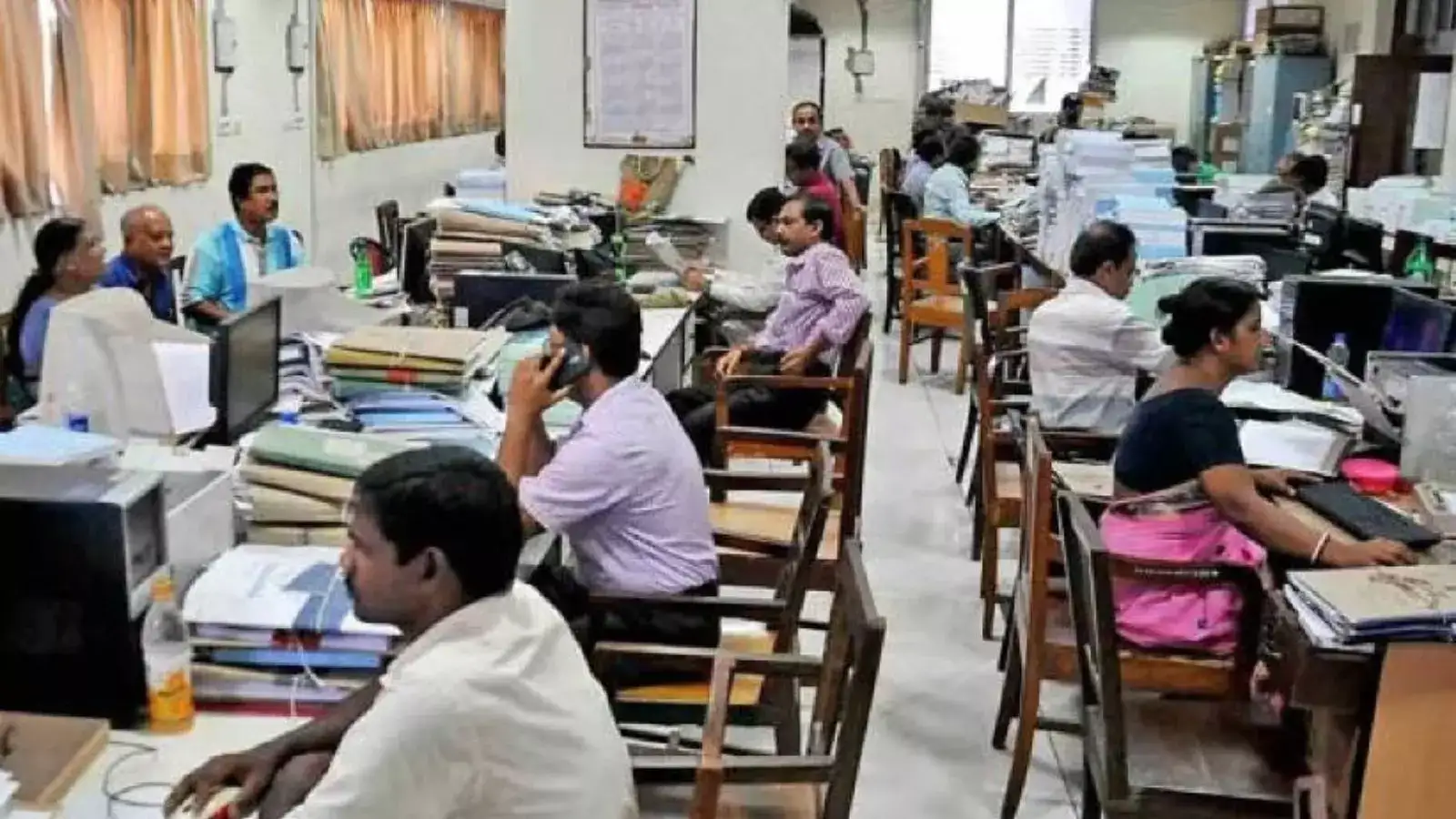 அரசு ஊழியர்களுக்கு வந்த எச்சரிக்கை உத்தரவு: இனி மேல் இதுல பிரச்சினை வந்தா லீவு போயிடும்! 