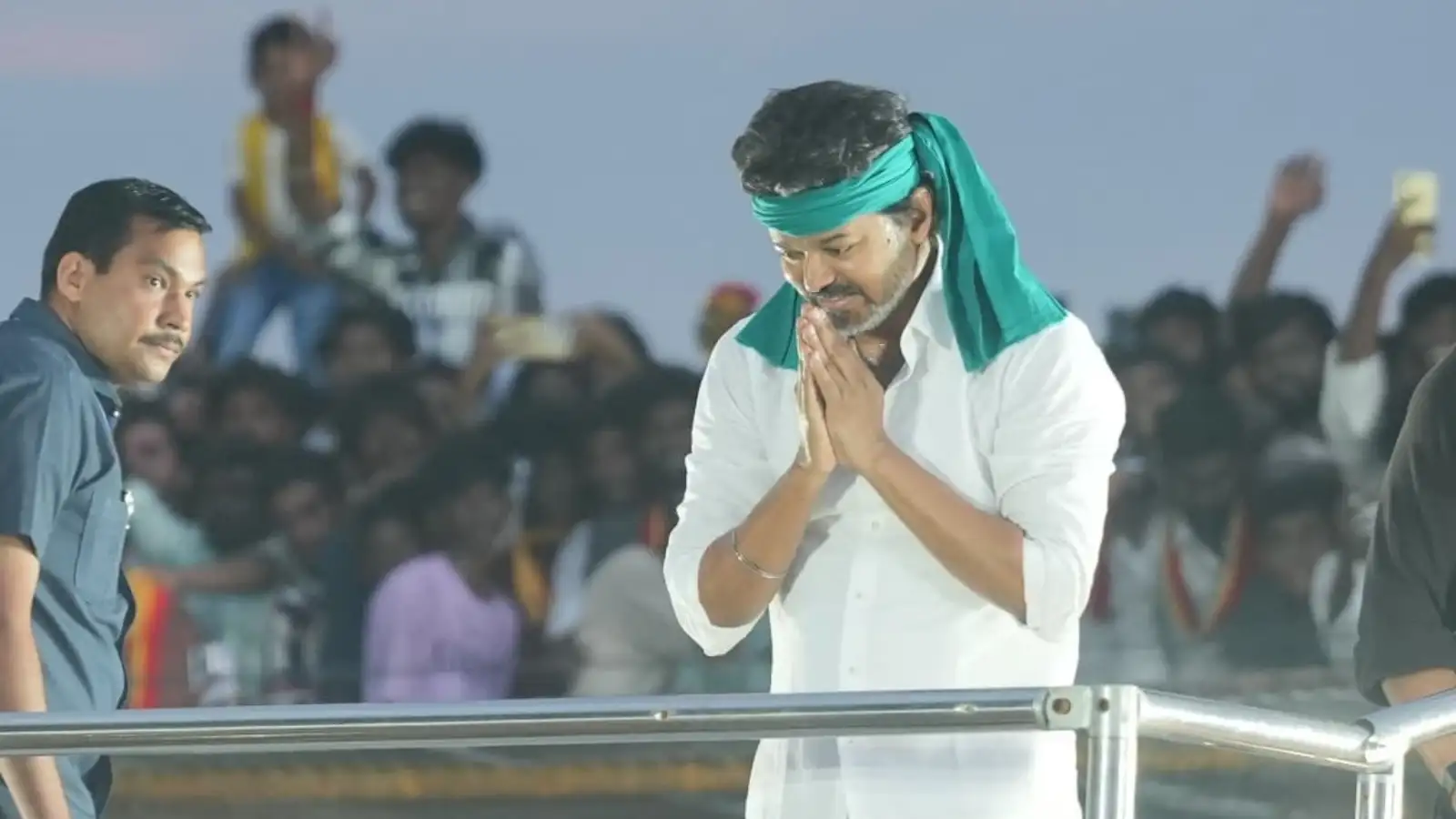 விஜய்க்காக… இது ரூ.200க்கு கூடிய கூட்டம் அல்ல… நாமக்கல் தவெக தொண்டர்கள் டீசெண்ட் சம்பவம்! 