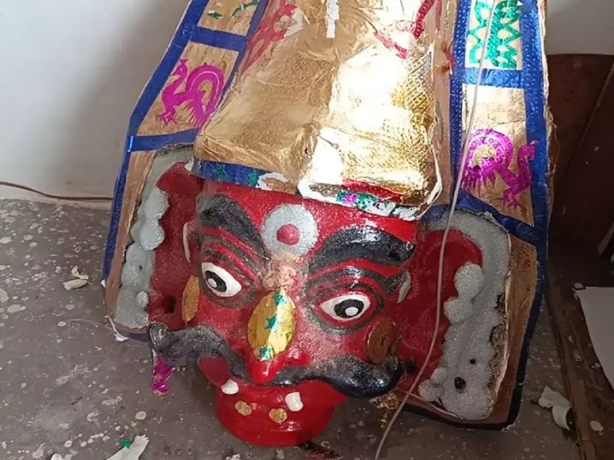 பழனியில் நாளை சூரசம்ஹாரம்... சூரன் உருவபொம்மை தயாரிக்கும் பணி தீவிரம்! 