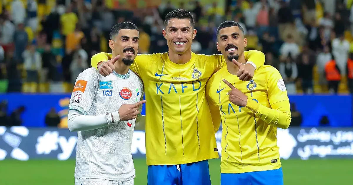 Al Nassr FC Draws 4-4 without Cristiano Ronaldo, Angering Fans: Obscenity Leads to Ban and Fine