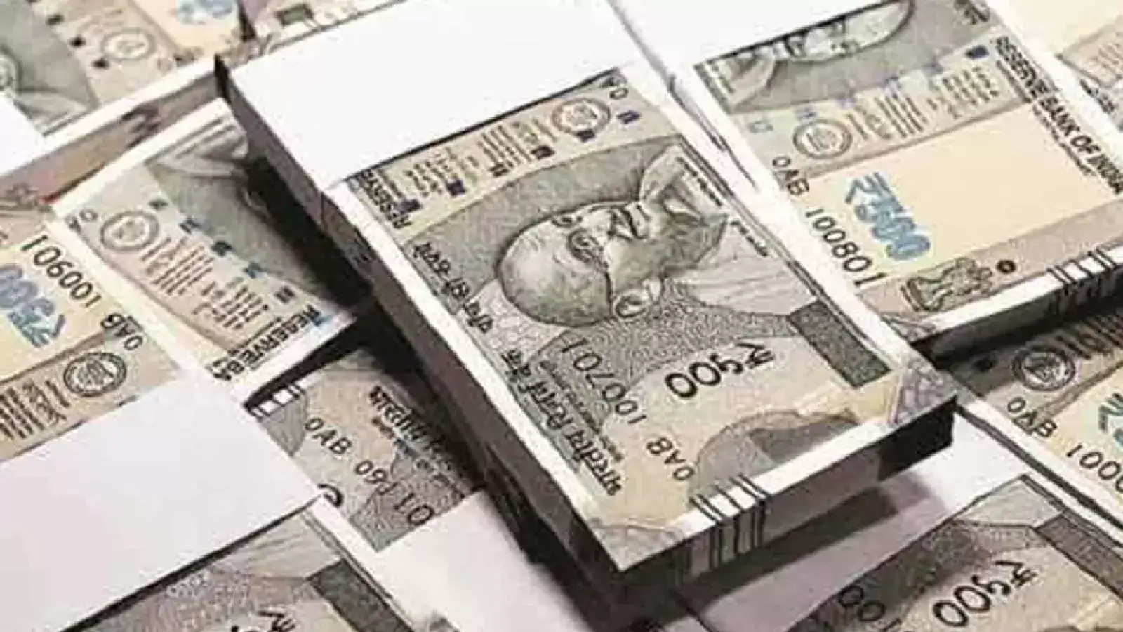 எழும்பூர் ரயில் நிலையத்தில் ரூ.38 லட்சம் பறிமுதல்! போலீசார் விசாரணை... 