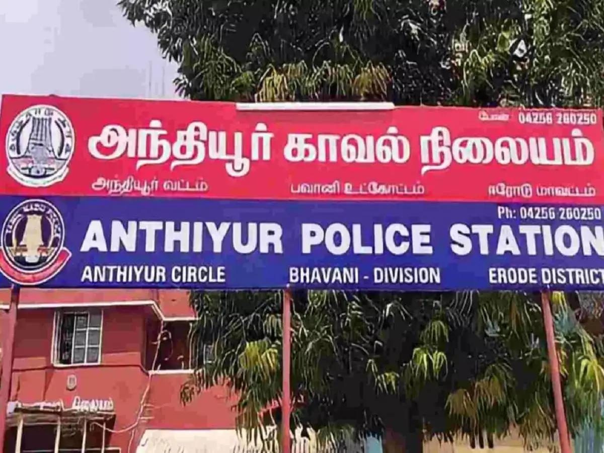 அந்தியூரில் மொட்டை மாடியில் பிணமாக கிடந்த 'குடிமகள்'; சாவில் மர்மம்.. போலீஸ் தீவிர விசாரணை! 