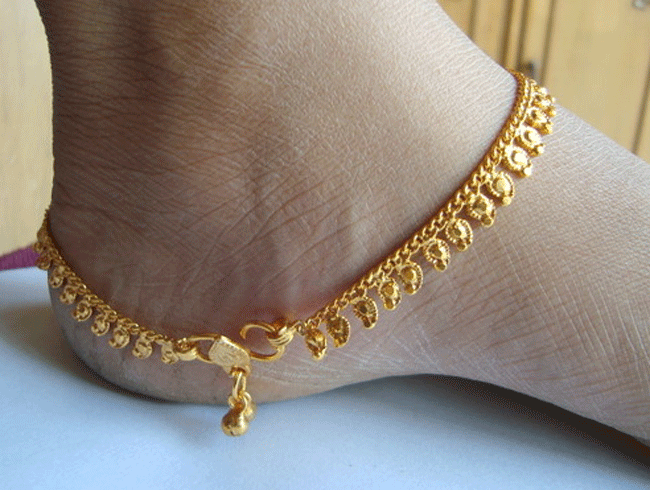 सोना, पैर में क्यों नहीं पहनना चाहिए? - why gold is not worn on the foot? -  Navbharat Times