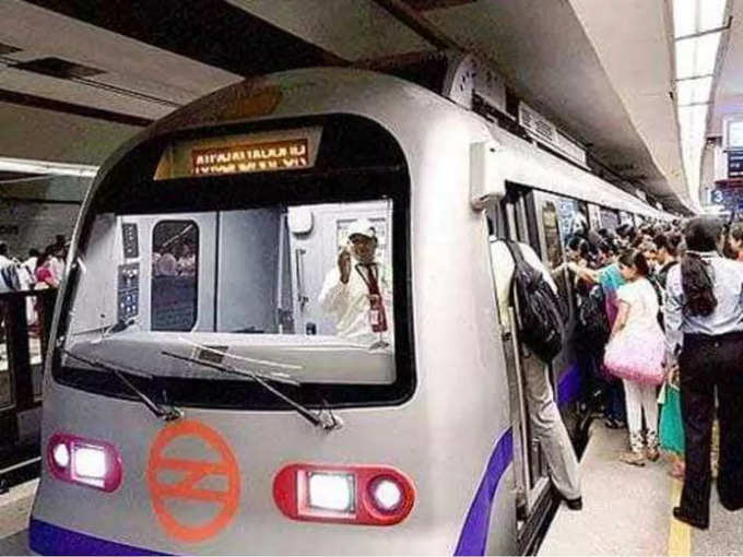 दिल्ली मेट्रो की वॉयलेट लाइन पर सेवाएं प्रभावित रहीं