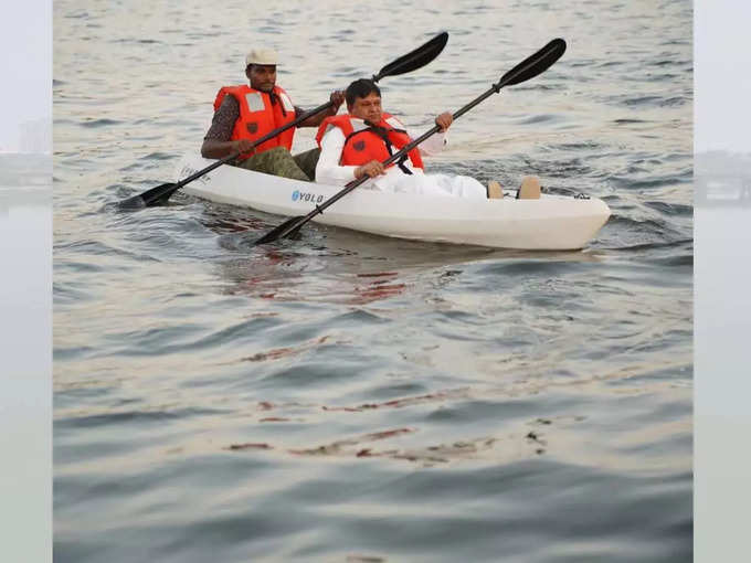 ... kayaking का लुत्फ