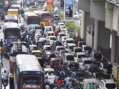 Hyderabad: హైదరాబాద్‌ ప్రజలకు అలర్ట్.. ఈ మార్గాల్లో రేపు ట్రాఫిక్ ఆంక్షలు