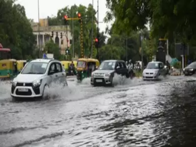 Delhi Rains: దేశ రాజధాని ఢిల్లీలో ఒక్కసారిగా భారీ వర్షం!
