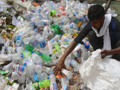 प्लास्टिक की मजाक? मुंबईत वाढला प्लास्टिक बाटल्यांचा कचरा, आकडा वाचून लावाल तोंडाला हात