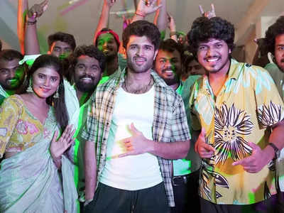 Vijay Devarakonda: ‘మేము ఫేమస్’ టీమ్‌‌కు విజయ్ దేవరకొండ పంచ్.. రైమింగ్ మిస్ అవ్వకుండా!!