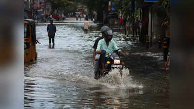 Bengaluru Rain: ಅಬ್ಬರಿಸಿದ ಮಳೆಗೆ ಮೂರು ಮನೆಗಳಿಗೆ ಹಾನಿ, ಹಲವಡೆ ಮನೆಗಳಿಗೆ ನುಗ್ಗಿದ ನೀರು
