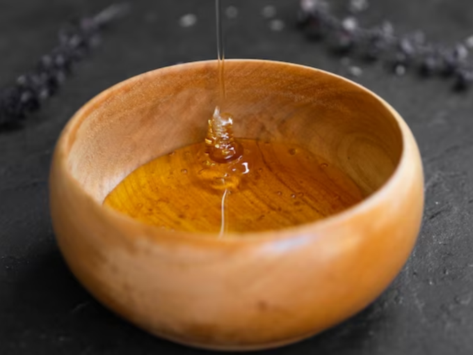 Mixture of ghee can be caught with water