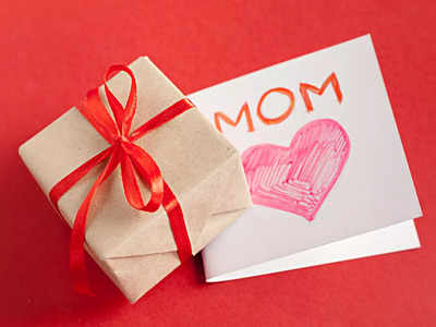 Mother’s Day Gift Store: मदर्स डे पर मां के लिए इन 5 विकल्प में से चुनें कोई भी एक गिफ्ट, इस दिन को बनाएं खास