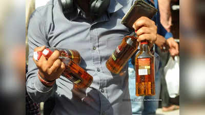 Liquor Sale: মদে ডুবে সুরাপ্রেমীরা! বিক্রি বাড়ল রাম, হুইস্কি, ভদকার