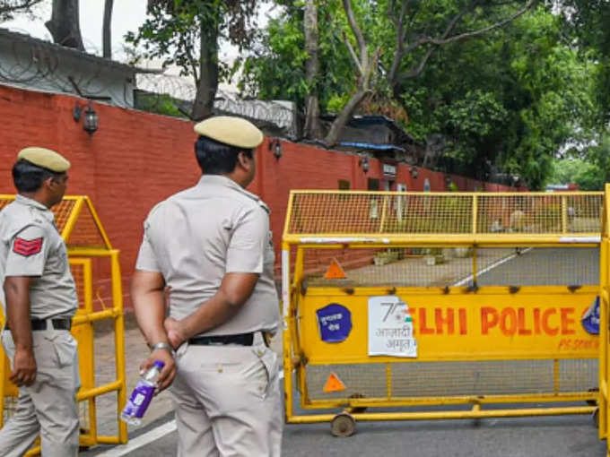 ​दिल्ली में नाबालिग लड़की से छेड़छाड़, आरोपी गिरफ्तार​