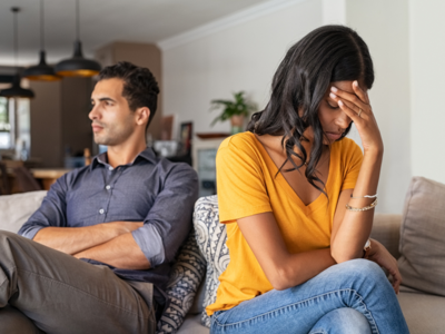 जीवनसाथी के साथ बिगड़ने लगे हैं संबंध, तो इन 5 तरीकों से बचाएं अपना टूटता रिश्ता