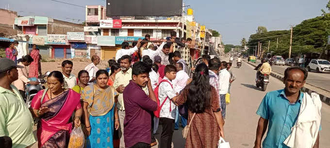 ಬಸ್‌ಗಾಗಿ ಪರದಾಟ