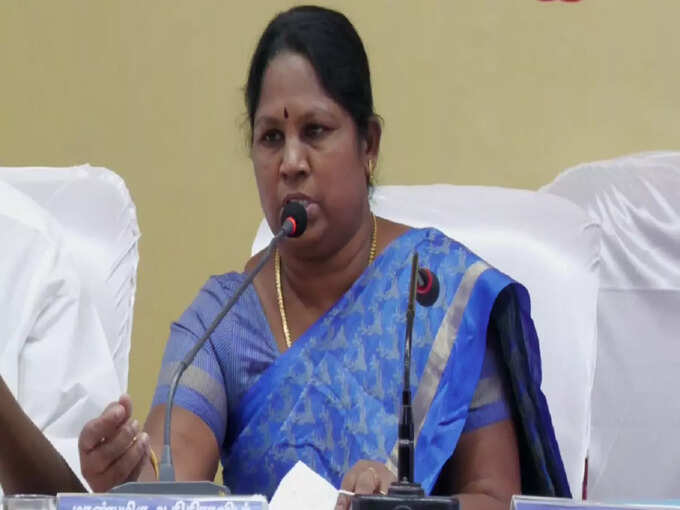 minister kayalvizhi