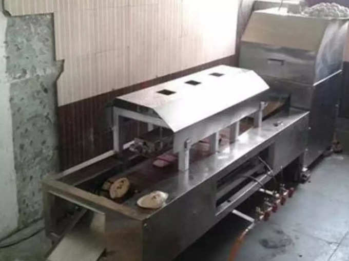 रोटी बनाने के लिए ढाई लाख की मशीन