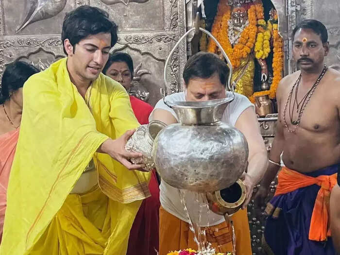 Akshay Kharodia Akshay Kharodia