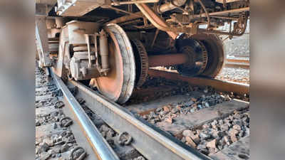 Sambhal में मालगाड़ी डिरेल, तीन डिब्बे पटरी से उतरे, कई ट्रेनें प्रभावित