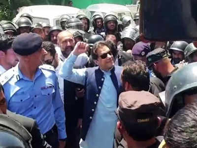 Imran Khan News in Hindi: पाकिस्तान में तो मार्शल लॉ लगा हुआ है... रिहा होते ही गरजे इमरान खान, आर्मी चीफ को बताया मास्टरमाइंड