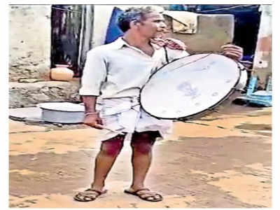 Karnataka కాంగ్రెస్ గెలుపుపై రెండెకరాలు పందెం.. దండోరా వేయించిన రైతు!