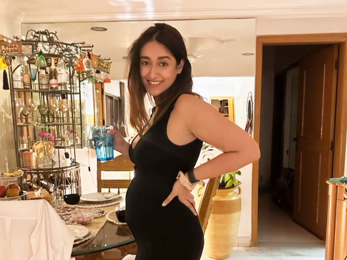 इलियाना ने बेबी बंप फ्लॉन्ट करते हुए तस्वीरें की शेयर