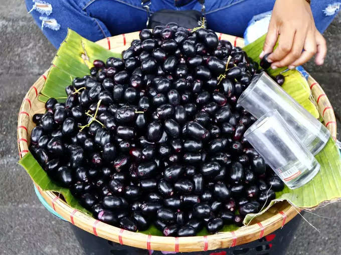 Chew jamun seeds daily for diabetes