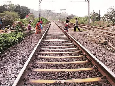 പുതിയ റെയിൽ പാളങ്ങളുടെ നിർമാണം; സ്വകാര്യകമ്പനികളെ ഏൽപിക്കാൻ ഒരുങ്ങി കേന്ദ്ര സർക്കാർ