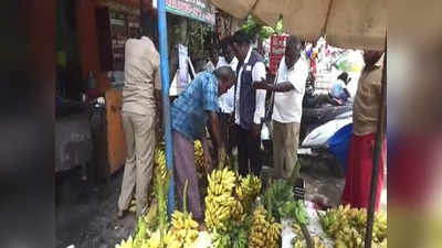 சிவகங்கை அருகே உணவு பாதுகாப்புத்துறை அதிகாரிகள் திடீர் ஆய்வு-காலாவதியான பொருட்கள் பறிமுதல்