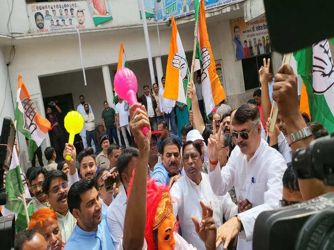 Congress celebrates victory in Karnataka