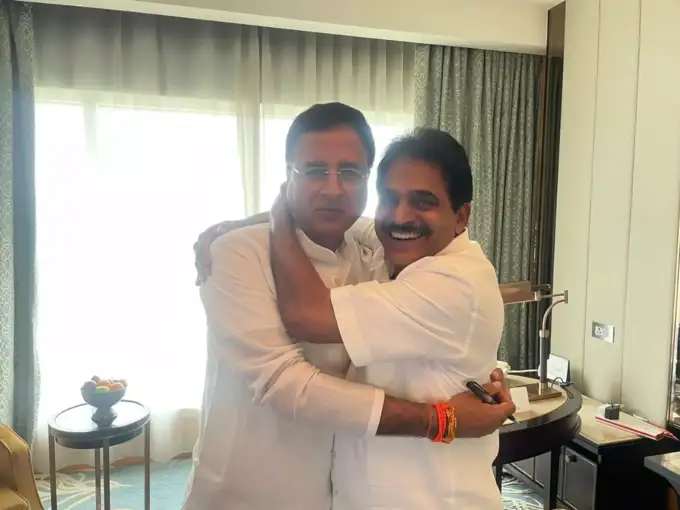 कांग्रेस नेताओं का भाईचारा