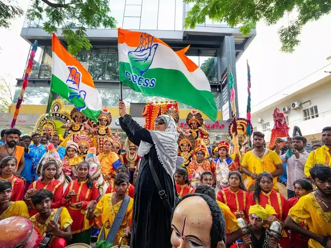 कर्नाटक की जीत के कई रंग