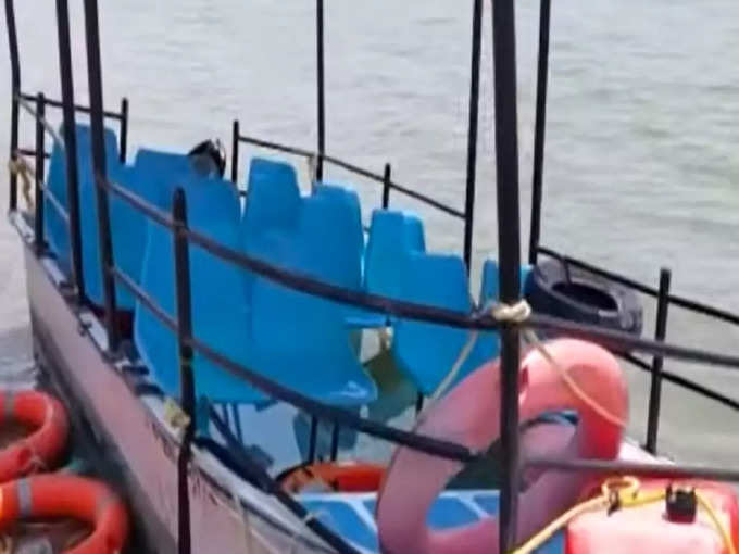 andhra boat capsize