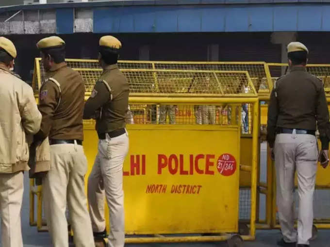 दिल्ली के पश्चिम विहार में गोली मारकर दिनदहाड़े युवक की हत्या​