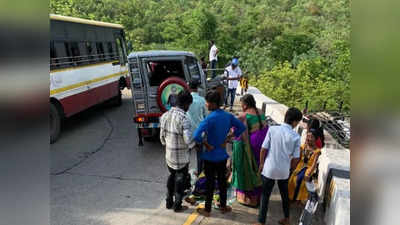 తిరుమల ఘాట్‌రోడ్డులో ఘోర ప్రమాదం.. స్పాట్‌లోనే ఇద్దరు మహిళా భక్తులు మృతి