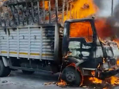 Indore Truck Fire: बीच सड़क पर चलते ट्रक में भड़की आग, फिर ड्राइवर ने उठाया ऐसा कदम... बच गई जान
