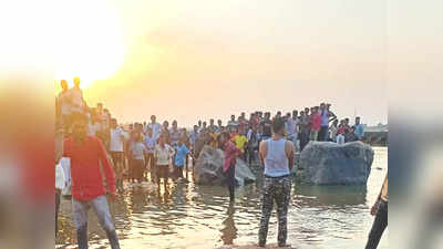 पोहण्यासाठी गेले, खोल पाण्याचा अंदाज न आल्याने ४ तरुणांचा बुडून मृत्यू, मन सुन्न करणारी घटना