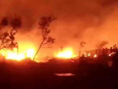Begusarai News: देर रात धधकने लगी आग, 200 परिवारों का घर जलकर राख