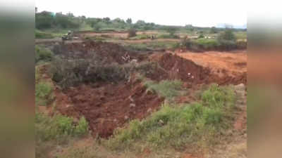 ராஜபாளையம்; கண்மாயில் அதிக மண் எடுப்பு... தட்டிக் கேட்ட கிராம மக்கள் மீது தாக்குதல்!