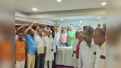 Karnataka CM Race: ಸಿದ್ದು ಪರ ಕುರುಬರ ಸಂಘ ಬ್ಯಾಟಿಂಗ್: ಸಿಎಂ ಪಟ್ಟ ನೀಡುವಂತೆ ಆಗ್ರಹ!