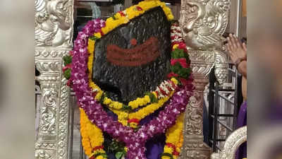 Shani Jayanti 2023: শিংনাপুরে শনি মূর্তি নয় বরং পূজিত হয় পাথরখণ্ড, চমকে দেবে এই কাহিনি