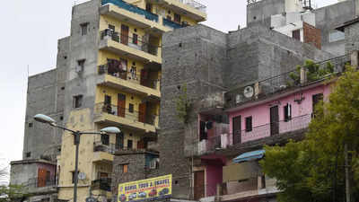 भूकंप में क्या होगा दिल्ली की खतरनाक इमारतों का हाल? कार्रवाई की सुस्त रफ्तार