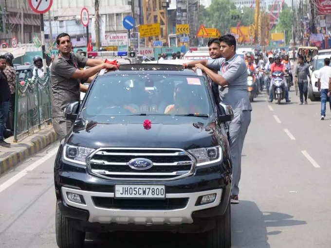 बीजेपी खुलकर कर रही सपोर्ट