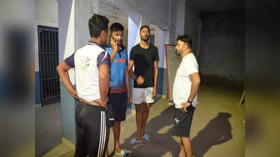Meerut में पुलिसकर्मियों को क्रिकेटरों ने चप्पल से पीटा, वीडियो वायरल होने के बाद बदला मामला... सीनियर ऑफिसर्स को रिपोर्ट