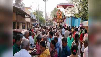 காஞ்சிபுரம் வைகுண்ட பெருமாள் கோவில் கருட சேவை உற்சவம்; மஞ்சள் பட்டு உடுத்தி எம்பெருமான் ராஜ வீதி உலா!