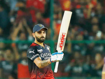 Virat Kohli Century : জ্বলে উঠলেন কিং কোহলি, বিধ্বংসী শতরানে উড়ল হায়দরাবাদ