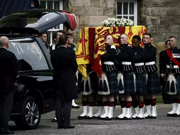 What&#39;s next for the UK as Queen Elizabeth II laid to rest (1).