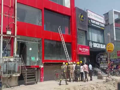 Lucknow Fire News: लखनऊ में भीषण आग, आशियाना में कॉम्पलेक्स के दूसरी मंजिल पर दुकान में हादसा, फायर ब्रिगेड मौके पर